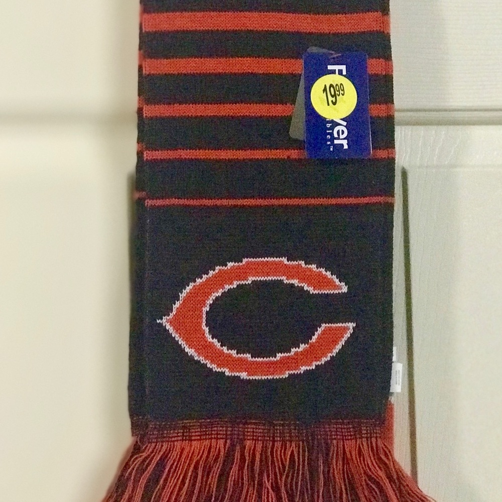 Chicago Bears Scarf New with Tags. Great quality.